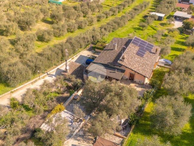 Villa Indipendente in vendita a Guidonia Montecelio, Roma Capitale