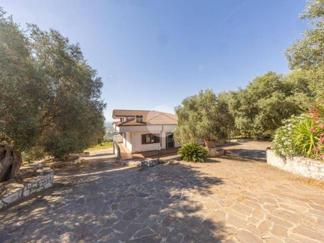 Villa Indipendente in vendita a Guidonia Montecelio, Roma Capitale