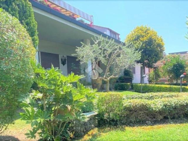 Villa Indipendente in vendita a Guidonia Montecelio, Roma Capitale