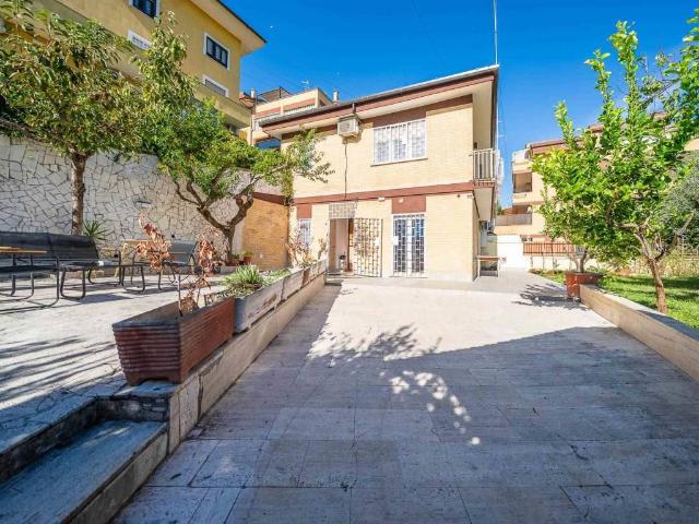Villa Indipendente in vendita a Colleverde, Roma Capitale