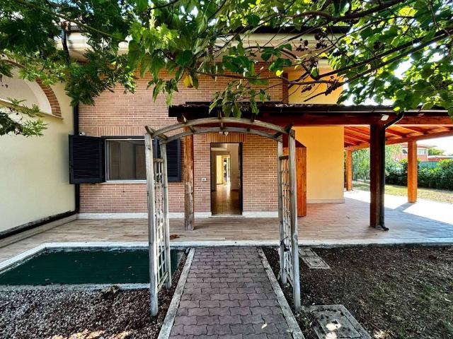 Villa Indipendente in vendita a Guidonia Montecelio, Roma Capitale