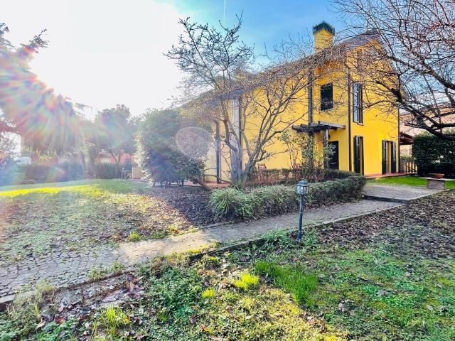 Villa Indipendente in vendita a Sale, Gussago