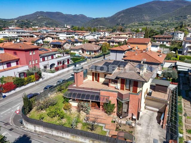 Villa Indipendente in vendita a Sale, Gussago
