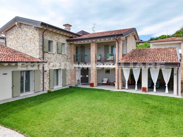 Villa Indipendente in vendita a Sale, Gussago