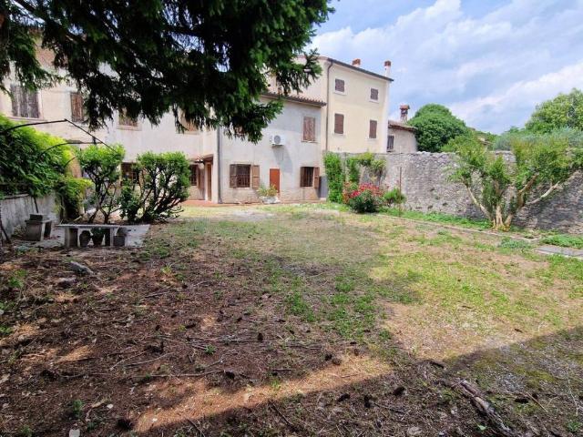 Villa Indipendente in vendita a Illasi, Veneto