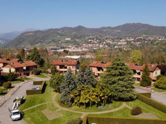 Villa Indipendente in vendita a Imbersago, Lombardia