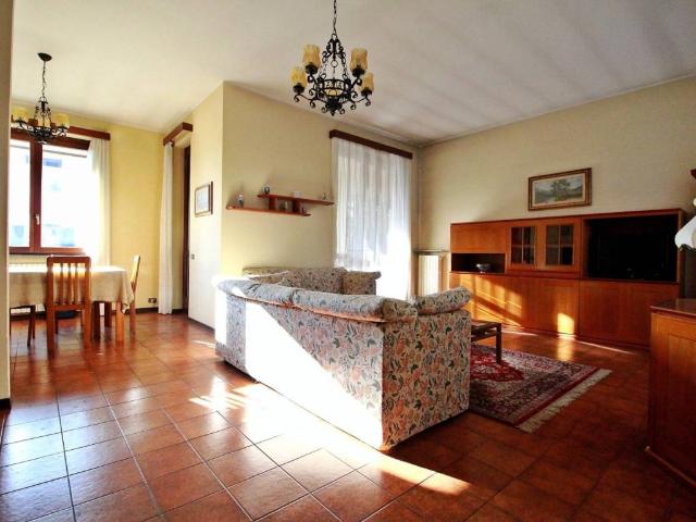 Villa Indipendente in vendita a Imbersago, Lombardia