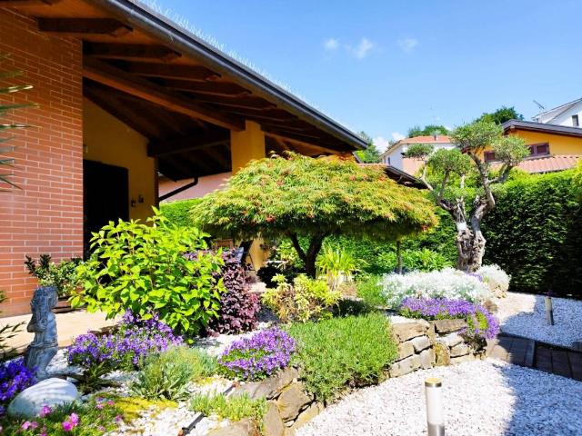 Villa Indipendente in vendita a Imbersago, Lombardia
