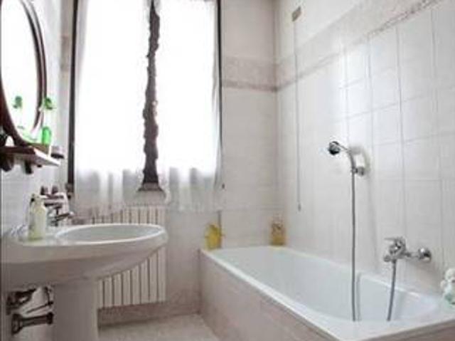 Villa Indipendente in vendita a Imbersago, Lombardia