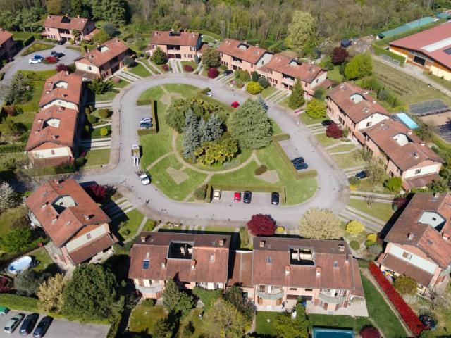 Villa Indipendente in vendita a Imbersago, Lombardia