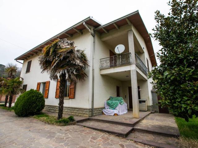 Villa Indipendente in vendita a Nuovo Circondario Imolese, Imola