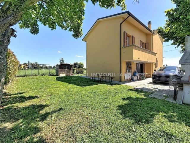 Villa Indipendente in vendita a Nuovo Circondario Imolese, Imola