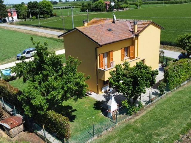 Villa Indipendente in vendita a Nuovo Circondario Imolese, Imola