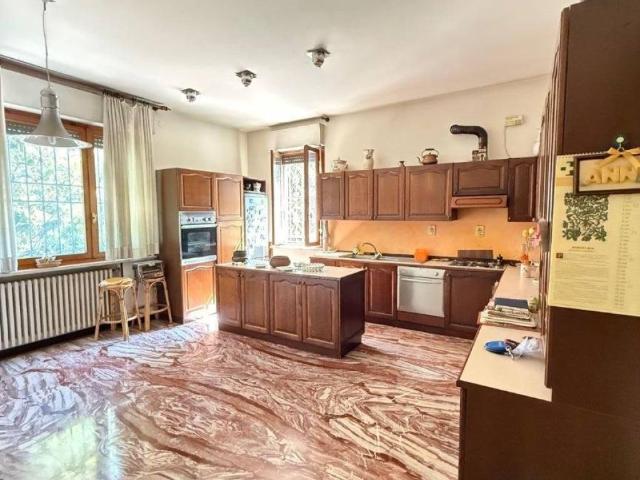 Villa Indipendente in vendita a Nuovo Circondario Imolese, Imola