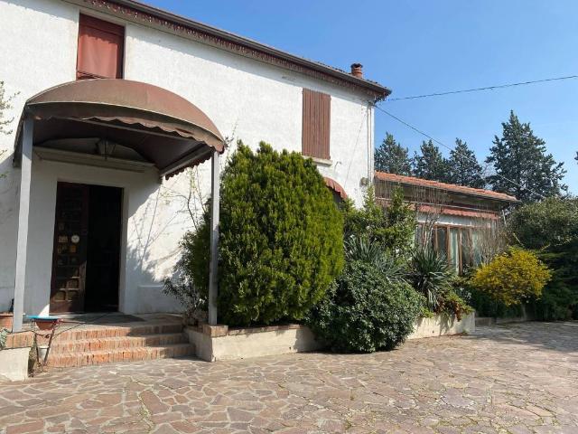 Villa Indipendente in vendita a Nuovo Circondario Imolese, Imola
