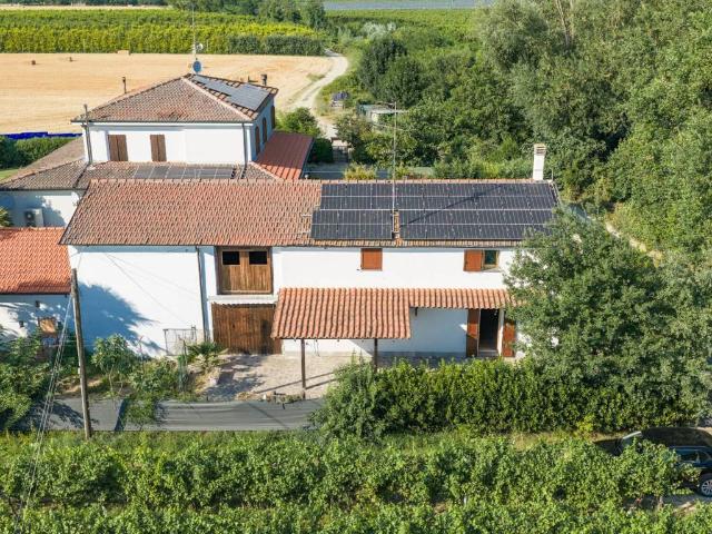 Villa Indipendente in vendita a San Prospero, Imola