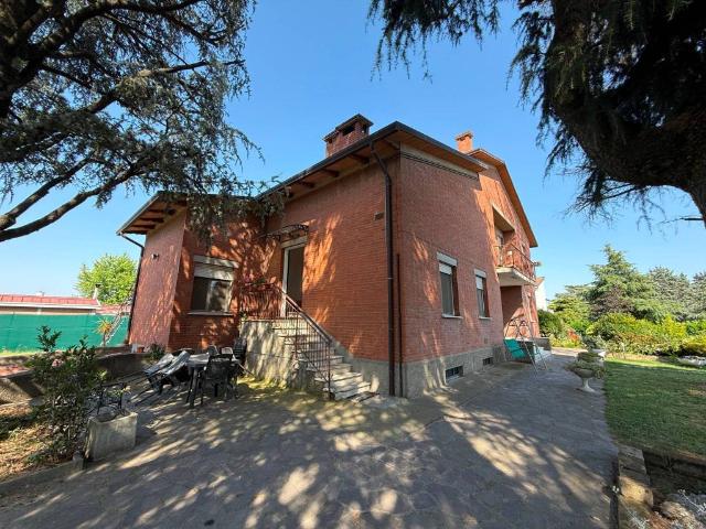 Villa Indipendente in vendita a Nuovo Circondario Imolese, Imola
