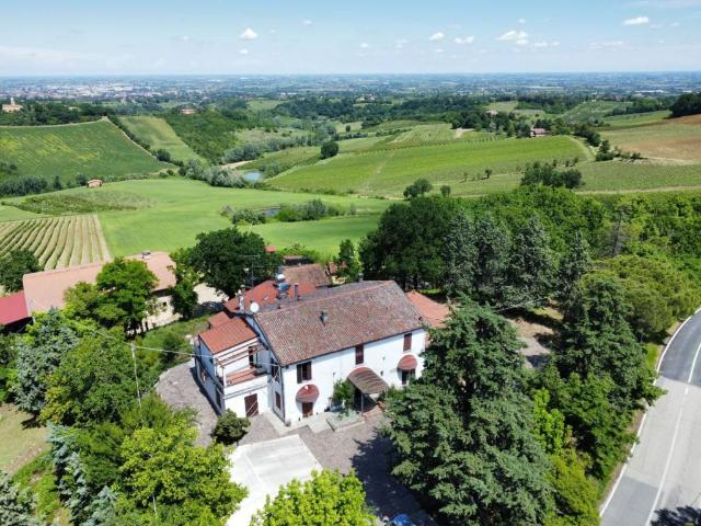 Villa Indipendente in vendita a Tre Monti, Imola