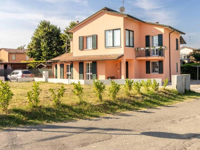 Villa Indipendente in vendita a Nuovo Circondario Imolese, Imola