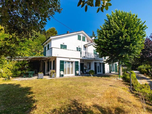 Villa Indipendente in vendita a Imperia, Liguria