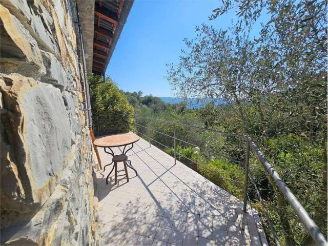 Villa Indipendente in vendita a Imperia, Liguria