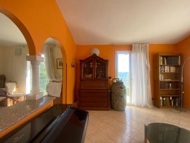 Villa Indipendente in vendita a Imperia, Liguria