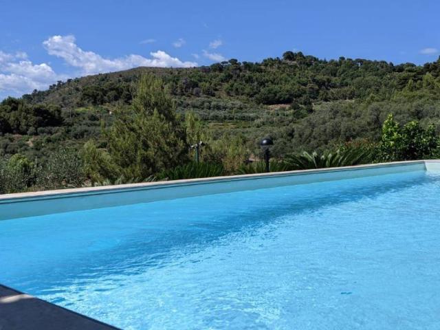 Villa Indipendente in vendita a Imperia, Liguria