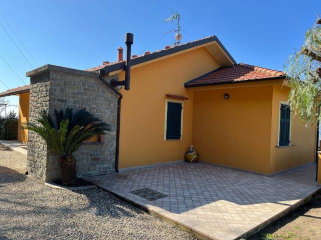 Villa Indipendente in vendita a Imperia, Liguria