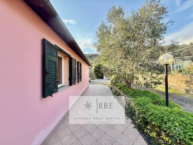 Villa Indipendente in vendita a Oliveto, Imperia