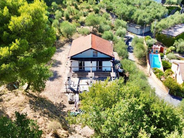 Villa Indipendente in vendita a Artallo, Imperia