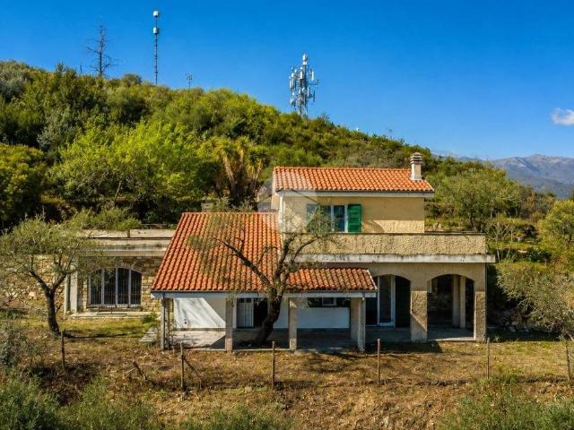Villa Indipendente in vendita a Imperia, Liguria