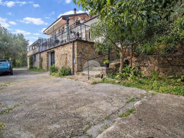 Villa Schiera in vendita a Imperia, Liguria
