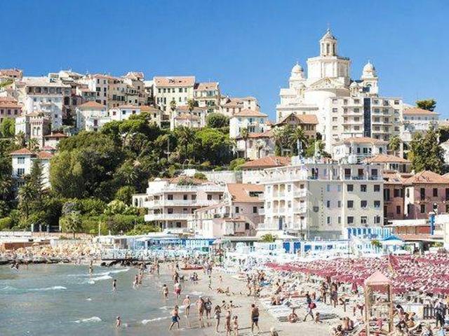 Villa Indipendente in vendita a Oliveto, Imperia