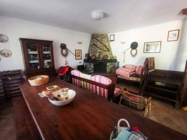 Villa Indipendente in vendita a Diano Arentino, Liguria