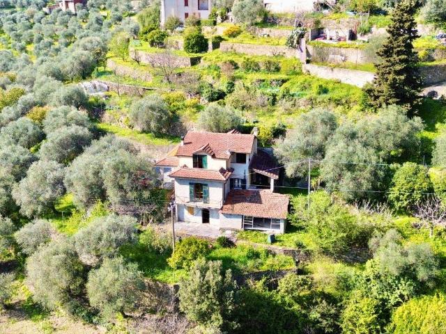 Villa Indipendente in vendita a Imperia, Liguria