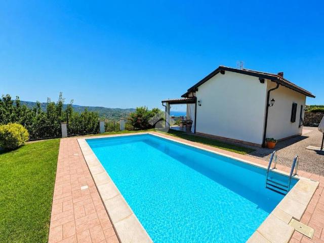 Villa Indipendente in vendita a Poggi Superiore, Imperia