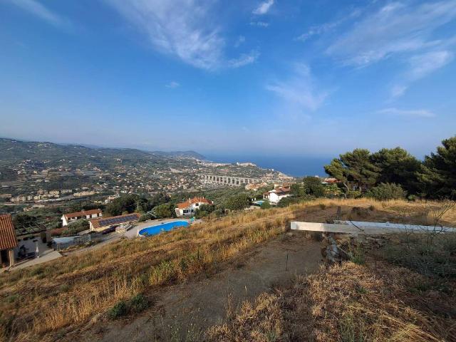 Villa Indipendente in vendita a Poggi Superiore, Imperia