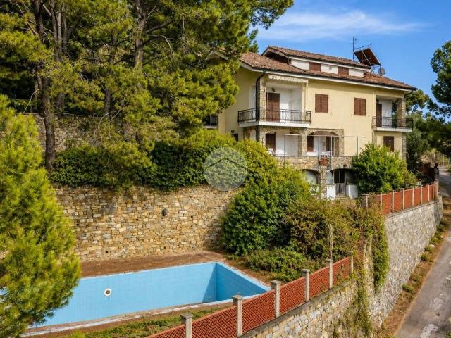 Villa Indipendente in vendita a Imperia, Liguria