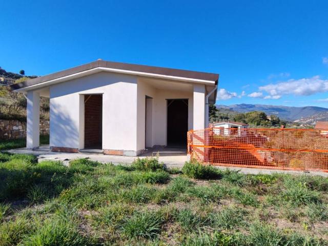 Villa Indipendente in vendita a Poggi Inferiore, Imperia