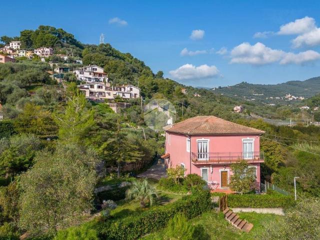 Villa Indipendente in vendita a Imperia, Liguria