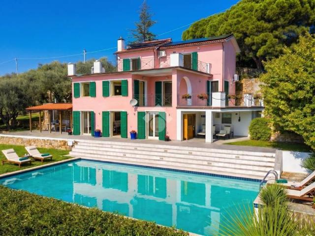 Villa Indipendente in vendita a Poggi Superiore, Imperia