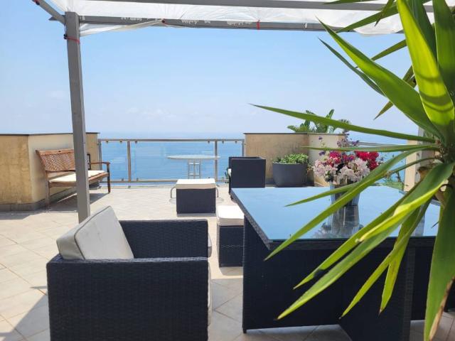 Villa Indipendente in vendita a Poggi Superiore, Imperia