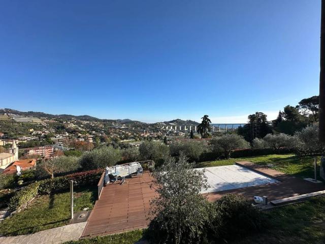 Villa Indipendente in vendita a Poggi Superiore, Imperia