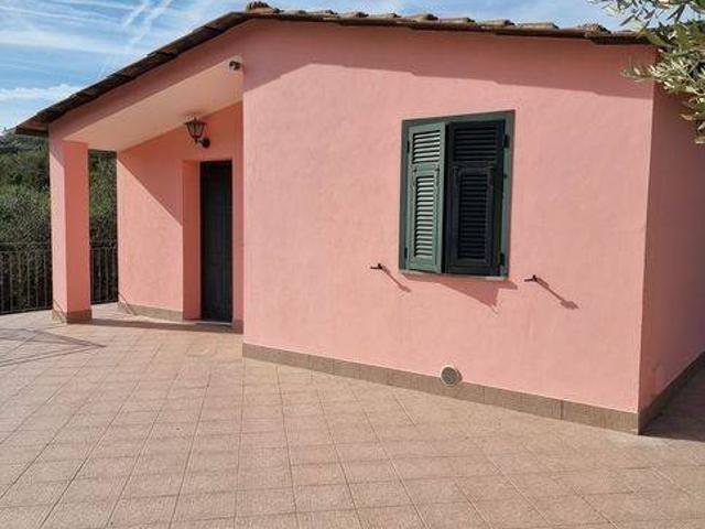 Villa Indipendente in vendita a Oliveto, Imperia