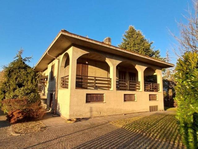 Villa Indipendente in vendita a Inarzo, Lombardia