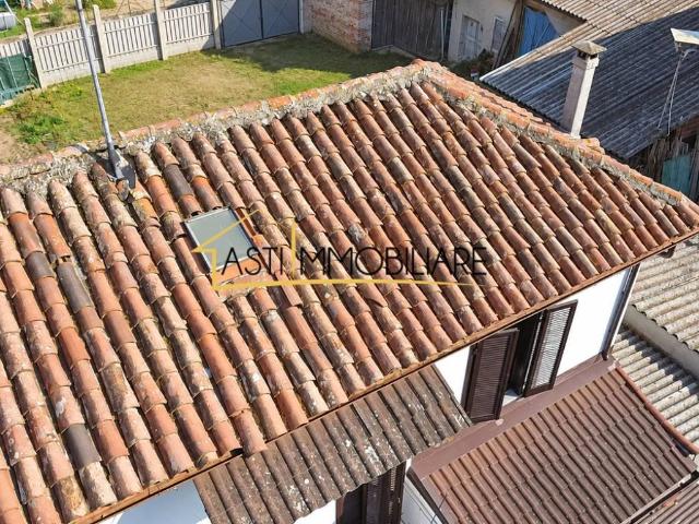 Villa Indipendente in vendita a Incisa Scapaccino, Asti