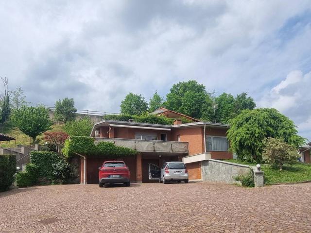 Villa Indipendente in vendita a Piemonte, Asti