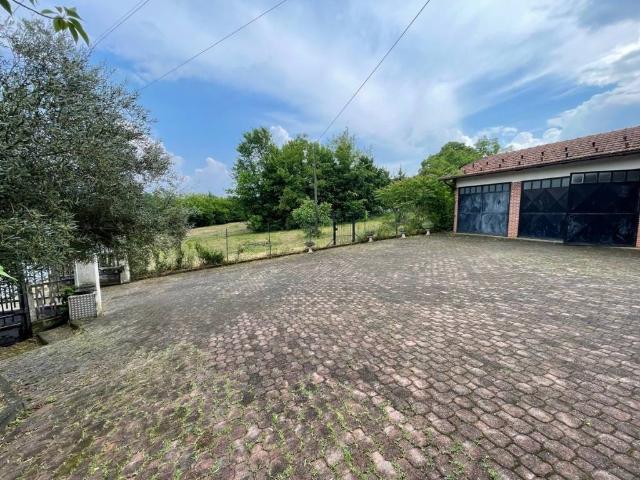 Villa Indipendente in vendita a Piemonte, Asti