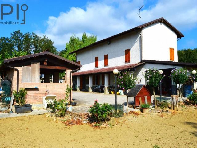 Villa Indipendente in vendita a Piemonte, Asti