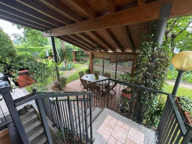 Villa Indipendente in vendita a Comunità Montana del Piambello, Induno Olona
